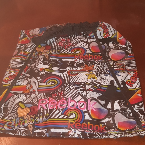 5/10$ Reebok Essentials Drawstring Bag - Picture 2 of 5